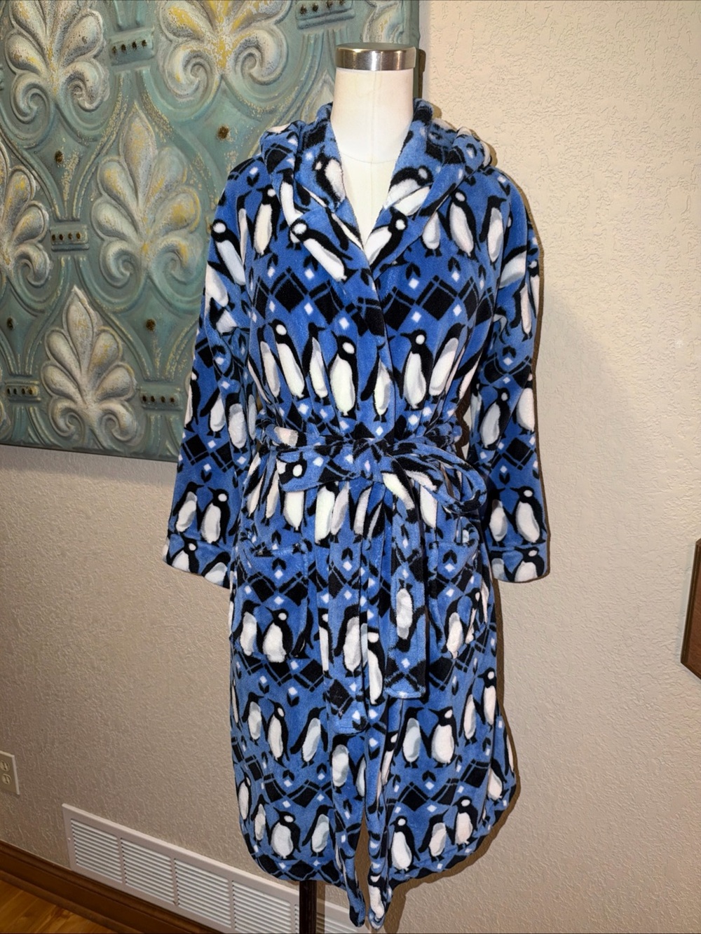 Vera Bradley Blue Penguin-Print Fleece Robe with Hood
